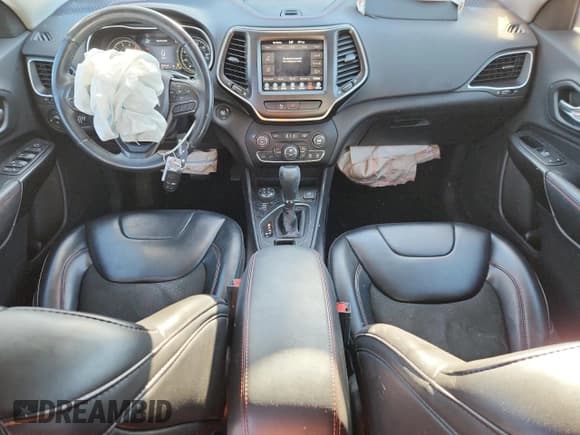 ✅ 2019 Jeep Cherokee Trailhawk • VIN: 1C4PJMBX3KD394635 • Lot: 90717945. Listed on Copart with 82,893 mi. Free auction sales archive from the USA and detailed vehicle history report at DreamBid. Image 8.