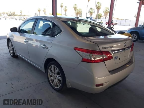 ✅ 2015 Nissan Sentra SR • VIN: 3N1AB7AP4FY359355 • Lot: 42483716. Listed on IAAI with 98,699 mi. Free auction sales archive from the USA and detailed vehicle history report at DreamBid. Image 3.