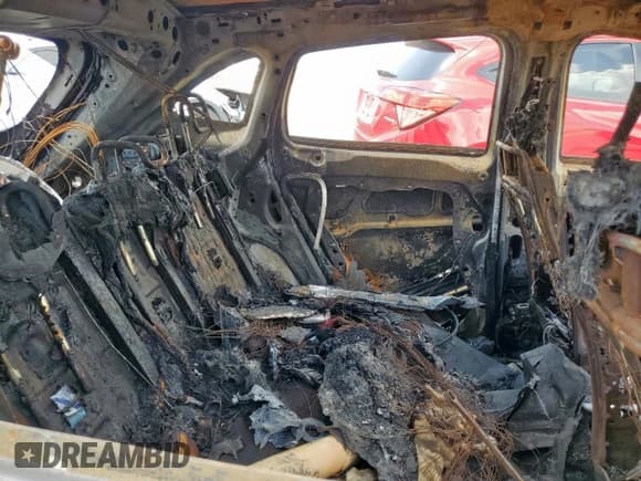 ✅ 2022 Mercedes-Benz GLA 250 • VIN: W1N4N4GB0NJ328918 • Lot: 62031095. Wystawiony na Copart z przebiegiem Nie podano. Bezpłatny archiwum sprzedaży aukcyjnych z USA i szczegółowy raport historii pojazdu na DreamBid. Zdjęcie 10.