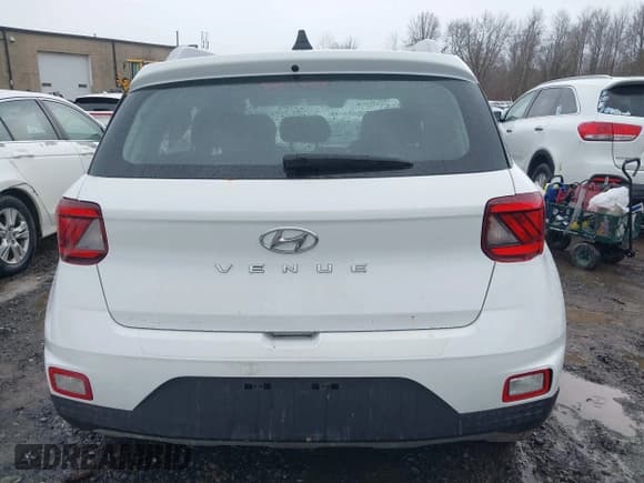 ✅ 2020 Hyundai Venue SEL • VIN: KMHRC8A32LU047674 • Lot: 41678239. Listed on IAAI with 56,061 mi. Free auction sales archive from the USA and detailed vehicle history report at DreamBid. Image 16.