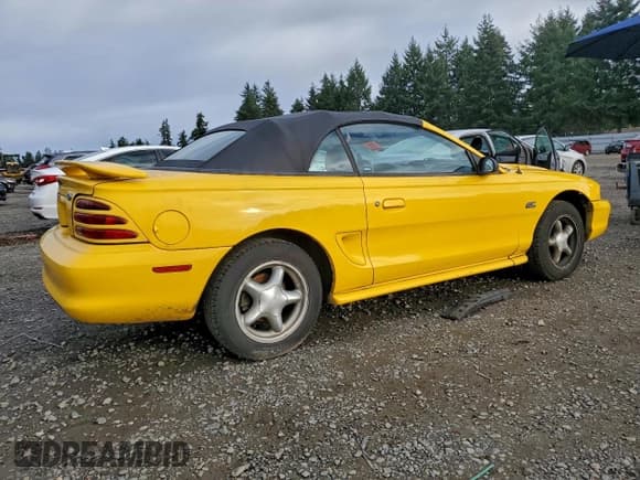 ✅ 1994 Ford Mustang • VIN: 1FALP45T7RF128898 • Lot: 93138235. Wystawiony na Copart z przebiegiem 118 001 mil. Bezpłatny archiwum sprzedaży aukcyjnych z USA i szczegółowy raport historii pojazdu na DreamBid. Zdjęcie 3.
