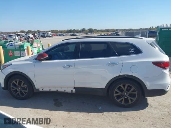 ✅ 2017 Hyundai Santa Fe Limited Ultimate • VIN: KM8SR4HF3HU168746 • Лот: 43699112. Опубликован ранее на IAAI с пробегом 175 947 миль. Бесплатный доступ к архиву аукционных продаж из США и подробный отчёт об истории автомобиля на DreamBid. Изображение 14.