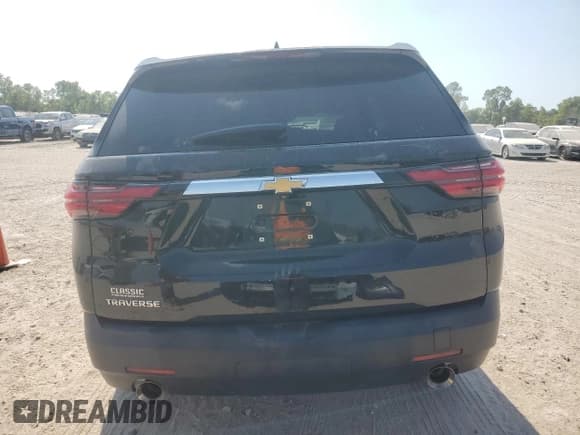 ✅ 2022 Chevrolet Traverse LS • VIN: 1GNERFKW1NJ101766 • Lot: 68106834. Wystawiony na Copart z przebiegiem 15 594 mil. Bezpłatny archiwum sprzedaży aukcyjnych z USA i szczegółowy raport historii pojazdu na DreamBid. Zdjęcie 6.