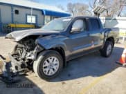 ✅ 2023 Nissan Frontier SV • VIN: 1N6ED1EJ7PN638273 • Lot: 49276655. Wystawiony na Copart z przebiegiem Nie podano. Bezpłatny archiwum sprzedaży aukcyjnych z USA i szczegółowy raport historii pojazdu na DreamBid. Zdjęcie 1.