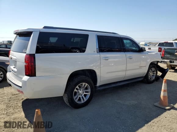 ✅ 2017 Chevrolet Suburban LT • VIN: 1GNSCHKC1HR353545 • Lot: 74042254. Wystawiony na Copart z przebiegiem 62 475 mil. Bezpłatny archiwum sprzedaży aukcyjnych z USA i szczegółowy raport historii pojazdu na DreamBid. Zdjęcie 3.
