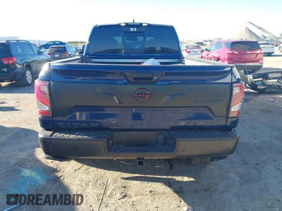 ✅ 2023 Nissan Titan Pro-4X • VIN: 1N6AA1FB8PN103810 • Lot: 40437256. Wystawiony na IAAI z przebiegiem 16 861 mil. Bezpłatny archiwum sprzedaży aukcyjnych z USA i szczegółowy raport historii pojazdu na DreamBid. Zdjęcie 16.