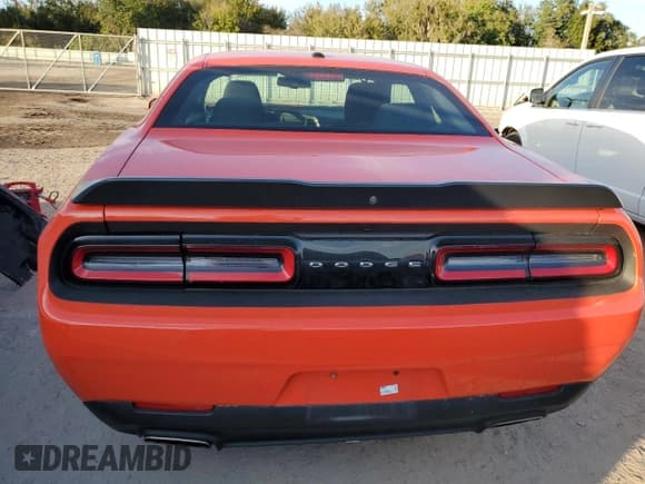 ✅ 2019 Dodge Challenger SXT • VIN: 2C3CDZAGXKH735587 • Lot: 69918652. Wystawiony na Copart z przebiegiem 42 450 mil. Bezpłatny archiwum sprzedaży aukcyjnych z USA i szczegółowy raport historii pojazdu na DreamBid. Zdjęcie 6.