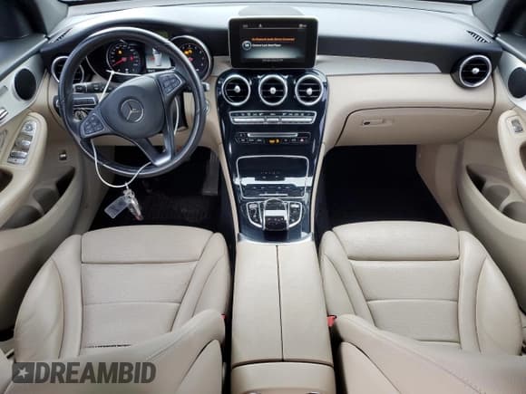 ✅ 2019 Mercedes-Benz GLC 300 • VIN: WDC0G4KBXKV172912 • Lot: 57601925. Wystawiony na Copart z przebiegiem 146 743 mil. Bezpłatny archiwum sprzedaży aukcyjnych z USA i szczegółowy raport historii pojazdu na DreamBid. Zdjęcie 8.