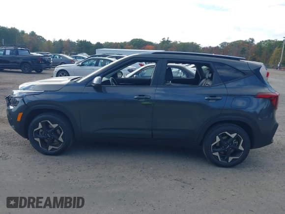 ✅ 2025 Kia Seltos S • VIN: KNDEUCAA1S7725734 • Lot: 43403602. Wystawiony na IAAI z przebiegiem 7 598 mil. Bezpłatny archiwum sprzedaży aukcyjnych z USA i szczegółowy raport historii pojazdu na DreamBid. Zdjęcie 15.