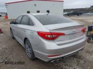 ✅ 2015 Hyundai Sonata Sport • VIN: 5NPE34AB3FH232592 • Lot: 41557269. Wystawiony na IAAI z przebiegiem 121 996 mil. Bezpłatny archiwum sprzedaży aukcyjnych z USA i szczegółowy raport historii pojazdu na DreamBid. Zdjęcie 3.