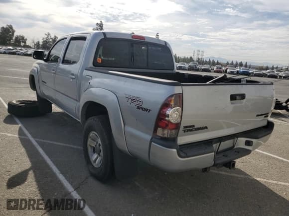 ✅ 2011 Toyota Tacoma PreRunner • VIN: 3TMJU4GN4BM113743 • Лот: 85414705. Опубликован ранее на Copart с пробегом 134 057 миль. Бесплатный доступ к архиву аукционных продаж из США и подробный отчёт об истории автомобиля на DreamBid. Изображение 2.