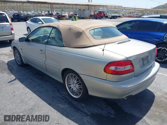 ✅ 2003 Volvo C70 • VIN: YV1NC62D53J035948 • Lot: 42293686. Listed on IAAI with 98,624 mi. Free auction sales archive from the USA and detailed vehicle history report at DreamBid. Image 3.