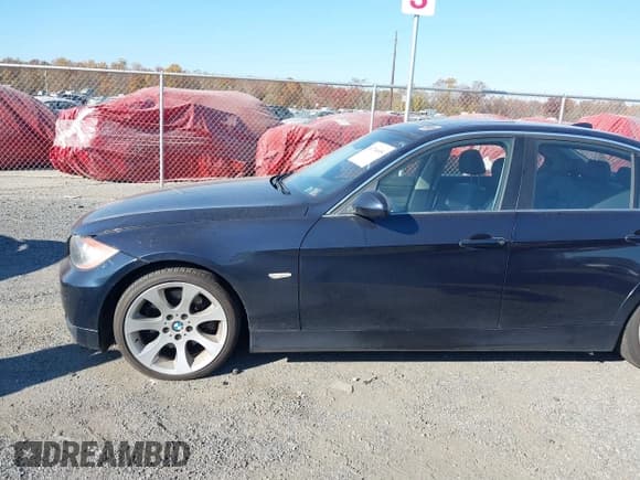✅ 2006 BMW 3 Series 330i • VIN: WBAVB33536AZ86617 • Lot: 40736005. Listed on IAAI with 139,015 mi. Free auction sales archive from the USA and detailed vehicle history report at DreamBid. Image 15.