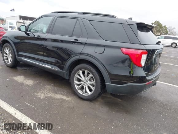 ✅ 2021 Ford Explorer XLT • VIN: 1FMSK8DH9MGA41477 • Lot: 41609763. Wystawiony na IAAI z przebiegiem 72 859 mil. Bezpłatny archiwum sprzedaży aukcyjnych z USA i szczegółowy raport historii pojazdu na DreamBid. Zdjęcie 3.