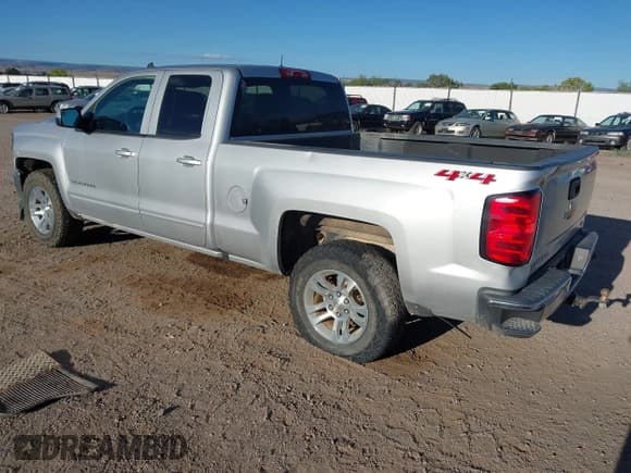 ✅ 2019 Chevrolet Silverado 1500 LT • VIN: 2GCVKPEC7K1181715 • Lot: 43007576. Wystawiony na IAAI z przebiegiem 123 567 mil. Bezpłatny archiwum sprzedaży aukcyjnych z USA i szczegółowy raport historii pojazdu na DreamBid. Zdjęcie 3.