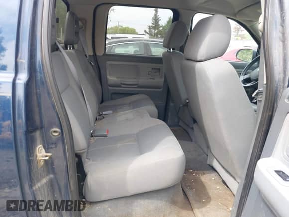 2006 Dodge Dakota SLT z VIN 1D7HW48J66S514184, wystawiony jako IAAI lot #42270964 z przebiegiem 105 857 mil mil oraz . Historia ofert i sprzedaży dostępna na DreamBid. Obrazek 8.