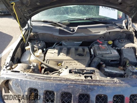 ✅ 2015 Jeep Patriot Latitude • VIN: 1C4NJRFB2FD258909 • Lot: 43642309. Wystawiony na IAAI z przebiegiem 184 508 mil. Bezpłatny archiwum sprzedaży aukcyjnych z USA i szczegółowy raport historii pojazdu na DreamBid. Zdjęcie 10.