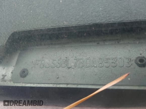 ✅ 2011 Ford Econoline Passenger XL • VIN: 1FBSS3BL7BDA85303 • Lot: 43174008. Wystawiony na IAAI z przebiegiem 176 000 mil. Bezpłatny archiwum sprzedaży aukcyjnych z USA i szczegółowy raport historii pojazdu na DreamBid. Zdjęcie 16.