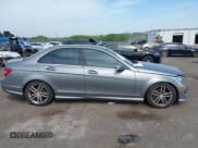 ✅ 2012 Mercedes-Benz C 300 Sport • VIN: WDDGF8BB7CR201054 • Lot: 42240771. Wystawiony na IAAI z przebiegiem 171 416 mil. Bezpłatny archiwum sprzedaży aukcyjnych z USA i szczegółowy raport historii pojazdu na DreamBid. Zdjęcie 12.