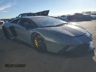 ✅ 2018 Lamborghini Aventador S • VIN: ZHWUG4ZD1JLA06944 • Lot: 83040274. Wystawiony na Copart z przebiegiem 7 816 mil. Bezpłatny archiwum sprzedaży aukcyjnych z USA i szczegółowy raport historii pojazdu na DreamBid. Zdjęcie 4.