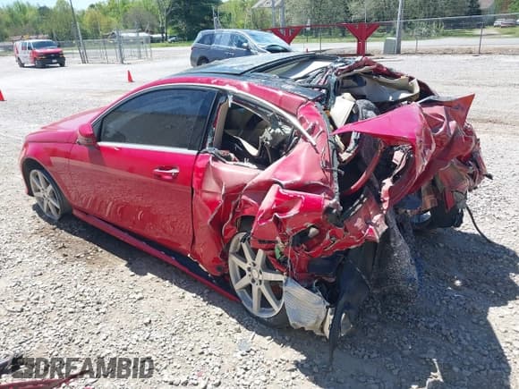 ✅ 2013 Mercedes-Benz C 250 • VIN: WDDGJ4HB8DG054917 • Lot: 42052440. Wystawiony na IAAI z przebiegiem 65 255 mil. Bezpłatny archiwum sprzedaży aukcyjnych z USA i szczegółowy raport historii pojazdu na DreamBid. Zdjęcie 3.