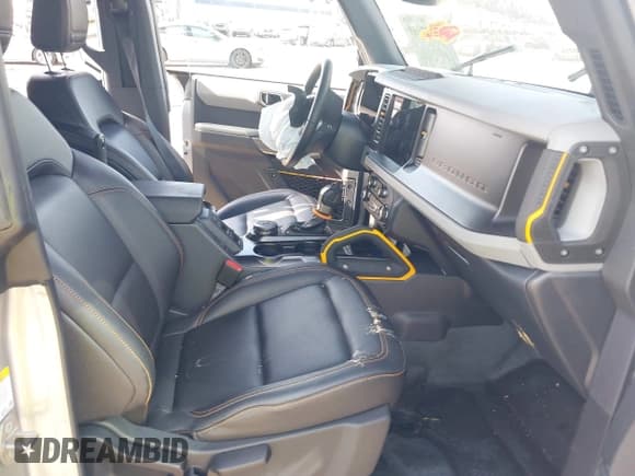 ✅ 2023 Ford Bronco • VIN: 1FMEE5DP1PLB89368 • Lot: 41957069. Wystawiony na IAAI z przebiegiem 14 387 mil. Bezpłatny archiwum sprzedaży aukcyjnych z USA i szczegółowy raport historii pojazdu na DreamBid. Zdjęcie 5.