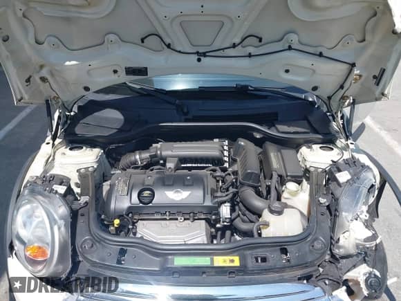 2011 MINI Hardtop with VIN WMWSU3C58BT093466, listed as a IAAI auction lot 42393759 with 91,535 mi miles and . Bid and sale history available at DreamBid. Image 10.