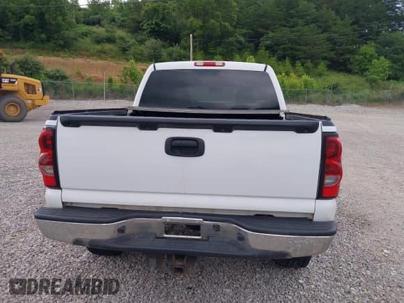 ✅ 2006 Chevrolet Silverado 1500 LT1 • VIN: 2GCEK13Z261254273 • Лот: 42424993. Опубликован ранее на IAAI с пробегом 150 651 миль. Бесплатный доступ к архиву аукционных продаж из США и подробный отчёт об истории автомобиля на DreamBid. Изображение 17.