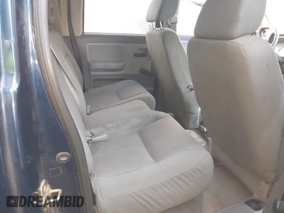 ✅ 2005 Dodge Dakota ST • VIN: 1D7HE28K85S147304 • Lot: 41202595. Wystawiony na IAAI z przebiegiem 209 017 mil. Bezpłatny archiwum sprzedaży aukcyjnych z USA i szczegółowy raport historii pojazdu na DreamBid. Zdjęcie 8.