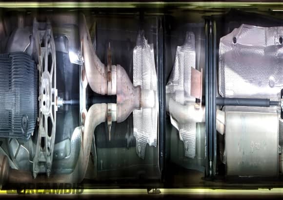 2019 Dodge Charger SXT z VIN 2C3CDXBG0KH707820, wystawiony jako Copart lot #86877725 z przebiegiem 93 824 mil mil oraz Czysty tytuł • Clean title. Historia ofert i sprzedaży dostępna na DreamBid. Obrazek 13.