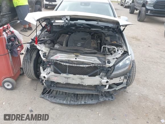 ✅ 2016 Mercedes-Benz C 300 • VIN: 55SWF4JBXGU131690 • Lot: 43494779. Wystawiony na IAAI z przebiegiem 120 206 mil. Bezpłatny archiwum sprzedaży aukcyjnych z USA i szczegółowy raport historii pojazdu na DreamBid. Zdjęcie 13.