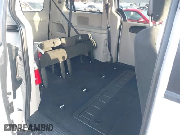 ✅ 2015 Dodge Grand Caravan SXT • VIN: 2C4RDGCG8FR652506 • Lot: 43775351. Listed on IAAI with 170,816 mi. Free auction sales archive from the USA and detailed vehicle history report at DreamBid. Image 8.