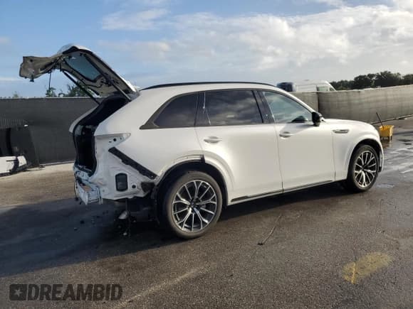 ✅ 2025 Mazda CX-70 3.3 Turbo S Premium Plus Package • VIN: JM3KJEHC7S1110128 • Лот: 84922905. Опубликован ранее на Copart с пробегом 5 581 миль. Бесплатный доступ к архиву аукционных продаж из США и подробный отчёт об истории автомобиля на DreamBid. Изображение 3.