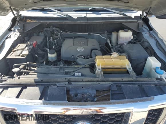 ✅ 2015 Nissan NV SL • VIN: 5BZAF0AA3FN852252 • Lot: 70133715. Wystawiony na Copart z przebiegiem 161 054 mil. Bezpłatny archiwum sprzedaży aukcyjnych z USA i szczegółowy raport historii pojazdu na DreamBid. Zdjęcie 12.