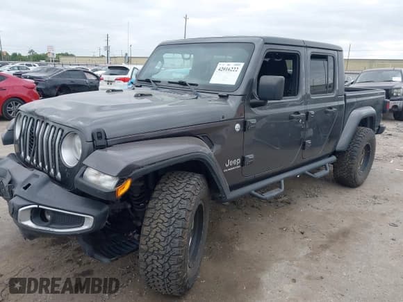 ✅ 2020 Jeep Gladiator Overland • VIN: 1C6HJTFG8LL166086 • Lot: 42016222. Listed on IAAI with 102,232 mi. Free auction sales archive from the USA and detailed vehicle history report at DreamBid. Image 17.