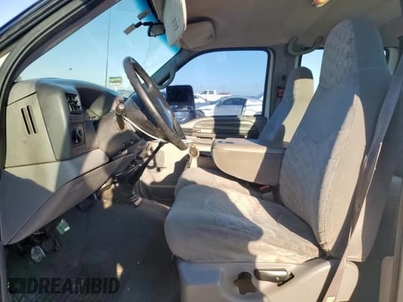 ✅ 1999 Ford F-350 XL • VIN: 1FTSW30F4XEB76477 • Lot: 56373415. Listed on Copart with 240,170 mi. Free auction sales archive from the USA and detailed vehicle history report at DreamBid. Image 7.