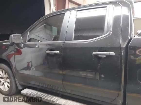 ✅ 2020 Chevrolet Silverado 1500 Custom • VIN: 1GCRWBEF0LZ247758 • Lot: 40836607. Wystawiony na IAAI z przebiegiem 83 727 mil. Bezpłatny archiwum sprzedaży aukcyjnych z USA i szczegółowy raport historii pojazdu na DreamBid. Zdjęcie 14.