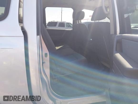 ✅ 2006 Nissan Titan SE • VIN: 1N6AA07B56N557830 • Lot: 43134065. Wystawiony na IAAI z przebiegiem 163 331 mil. Bezpłatny archiwum sprzedaży aukcyjnych z USA i szczegółowy raport historii pojazdu na DreamBid. Zdjęcie 8.