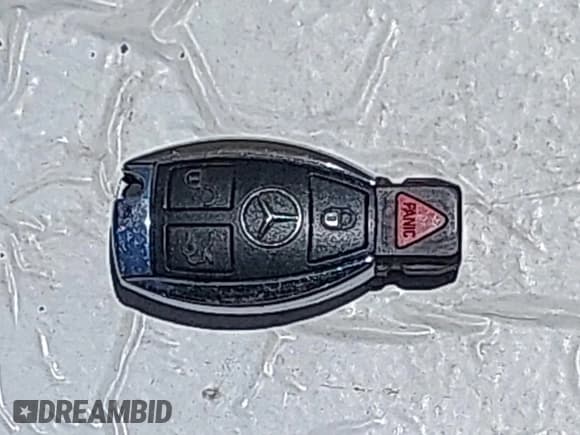 ✅ 2013 Mercedes-Benz C 250 • VIN: WDDGJ4HB1DG061191 • Лот: 42697264. Опубликован ранее на IAAI с пробегом 152 348 миль. Бесплатный доступ к архиву аукционных продаж из США и подробный отчёт об истории автомобиля на DreamBid. Изображение 11.