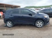 ✅ 2022 Chevrolet Trax LS • VIN: KL7CJNSMXNB503258 • Lot: 42073263. Wystawiony na IAAI z przebiegiem 89 406 mil. Bezpłatny archiwum sprzedaży aukcyjnych z USA i szczegółowy raport historii pojazdu na DreamBid. Zdjęcie 14.