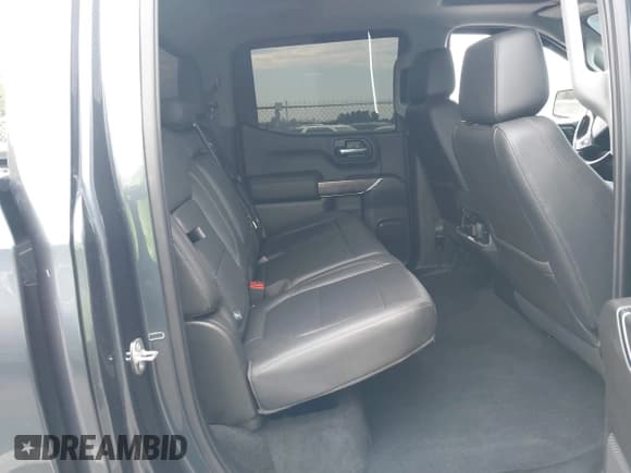 ✅ 2019 Chevrolet Silverado 1500 LTZ • VIN: 3GCUYGED3KG179406 • Lot: 43349668. Wystawiony na IAAI z przebiegiem 75 777 mil. Bezpłatny archiwum sprzedaży aukcyjnych z USA i szczegółowy raport historii pojazdu na DreamBid. Zdjęcie 8.