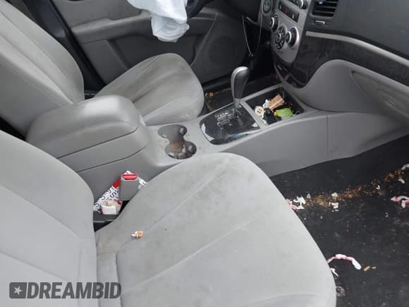 ✅ 2009 Hyundai Santa Fe SE • VIN: 5NMSH13E49H330039 • Lot: 41791815. Listed on IAAI with 136,358 mi. Free auction sales archive from the USA and detailed vehicle history report at DreamBid. Image 5.