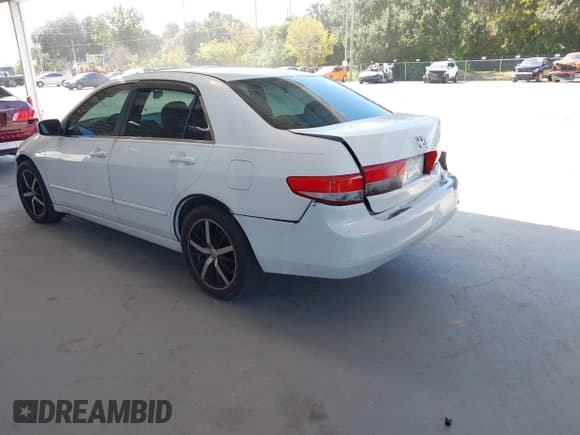 ✅ 2003 Honda Accord EX • VIN: JHMCM56653C060934 • Lot: 43642902. Wystawiony na IAAI z przebiegiem 282 075 mil. Bezpłatny archiwum sprzedaży aukcyjnych z USA i szczegółowy raport historii pojazdu na DreamBid. Zdjęcie 3.