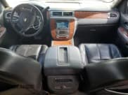 ✅ 2007 Chevrolet Suburban LTZ • VIN: 3GNFK16367G299552 • Lot: 75533084. Wystawiony na Copart z przebiegiem 180 783 mil. Bezpłatny archiwum sprzedaży aukcyjnych z USA i szczegółowy raport historii pojazdu na DreamBid. Zdjęcie 8.