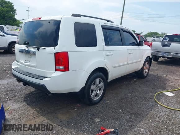 ✅ 2011 Honda Pilot EX-L • VIN: 5FNYF3H7XBB033953 • Лот: 42806591. Опубликован ранее на IAAI с пробегом 313 876 миль. Бесплатный доступ к архиву аукционных продаж из США и подробный отчёт об истории автомобиля на DreamBid. Изображение 4.