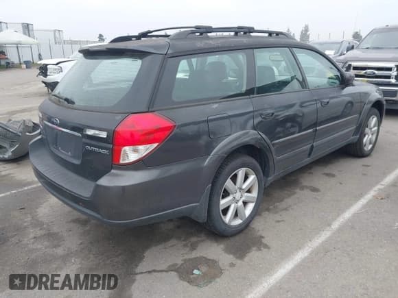 ✅ 2008 Subaru Outback Limited • VIN: 4S4BP62C487352494 • Lot: 43840675. Listed on IAAI with 236,761 mi. Free auction sales archive from the USA and detailed vehicle history report at DreamBid. Image 4.