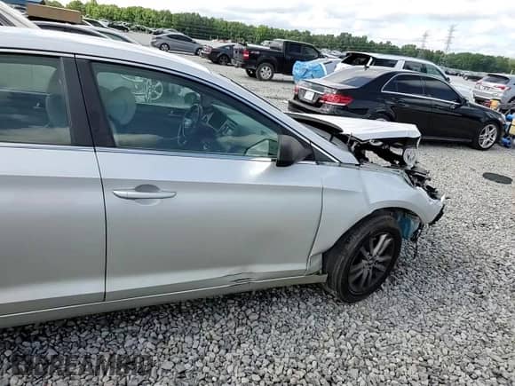 2016 Hyundai Sonata 2.4L z VIN 5NPE24AF4GH411988, wystawiony jako Copart lot #66288885 z przebiegiem Nie podano mil oraz Szkoda całkowita • Salvage title. Historia ofert i sprzedaży dostępna na DreamBid. Obrazek 14.