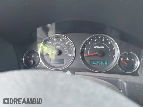 ✅ 2007 Jeep Commander Sport • VIN: 1J8HG48K07C669222 • Lot: 42258470. Listed on IAAI with 205,865 mi. Free auction sales archive from the USA and detailed vehicle history report at DreamBid. Image 7.