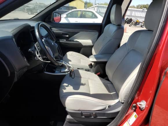 2019 Mitsubishi Outlander SEL with VIN JA4J24A55KZ035478, listed as a Copart auction lot 72070215 with 83,859 mi miles and Salvage title. Bid and sale history available at DreamBid. Image 7.