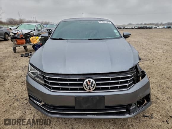 ✅ 2017 Volkswagen Passat SE • VIN: 1VWBT7A32HC002678 • Лот: 93031625. Опубликован ранее на Copart с пробегом 105 731 миль. Бесплатный доступ к архиву аукционных продаж из США и подробный отчёт об истории автомобиля на DreamBid. Изображение 5.